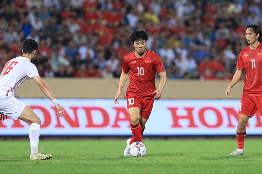 HLV Philippe Troussier kỳ vọng cầu thủ HAGL  - Ảnh 1.