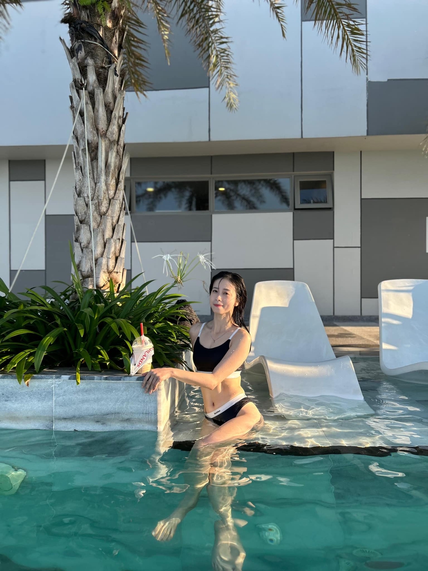 Hot girl làng võ Châu Tuyết Vân diện váy 2 dây, khoe vai trần cực gợi cảm - Ảnh 12.