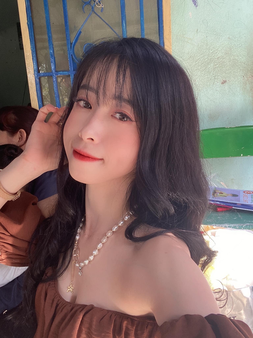 Hot girl làng võ Châu Tuyết Vân diện váy 2 dây, khoe vai trần cực gợi cảm - Ảnh 10.