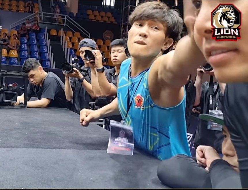 Nguyễn Trần Duy Nhất chỉ đạo học trò cực gắt, pha nhắc bài đi vào huyền thoại - Ảnh 3.