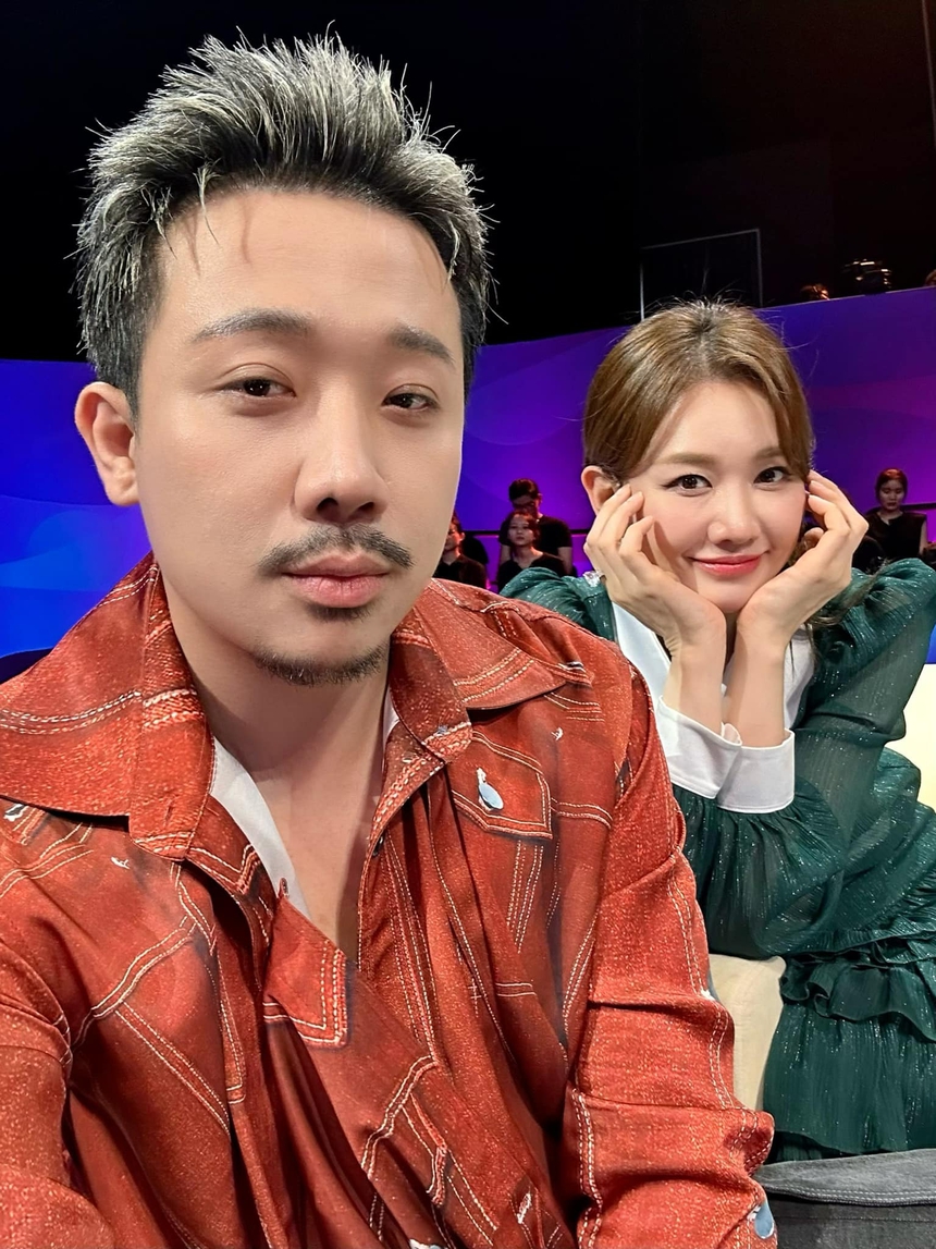 Nguyễn Quang Dũng hạnh phúc bên người yêu kém tuổi, các đạo diễn khác thì sao? - Ảnh 2.