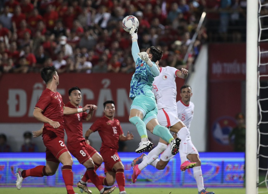 Văn Lâm lập thành thích khiến cả Đông Nam Á phải ngả mũ, giúp ĐT Việt Nam kéo dài mạch bất bại 9 năm - Ảnh 4.
