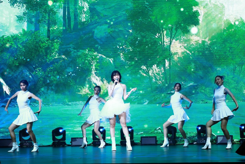 Tổng thống Hàn Quốc và Phó Chủ tịch nước Võ Thị Ánh Xuân dự Đêm nhạc giao lưu văn hóa Hàn Quốc - Việt Nam - Ảnh 2.