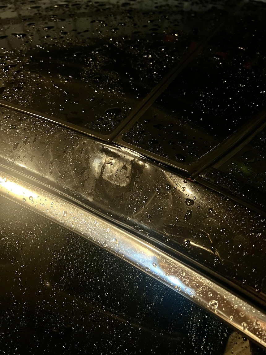 Bà xã Lý Hải gặp sự cố khi chờ đèn đỏ  - Ảnh 3.