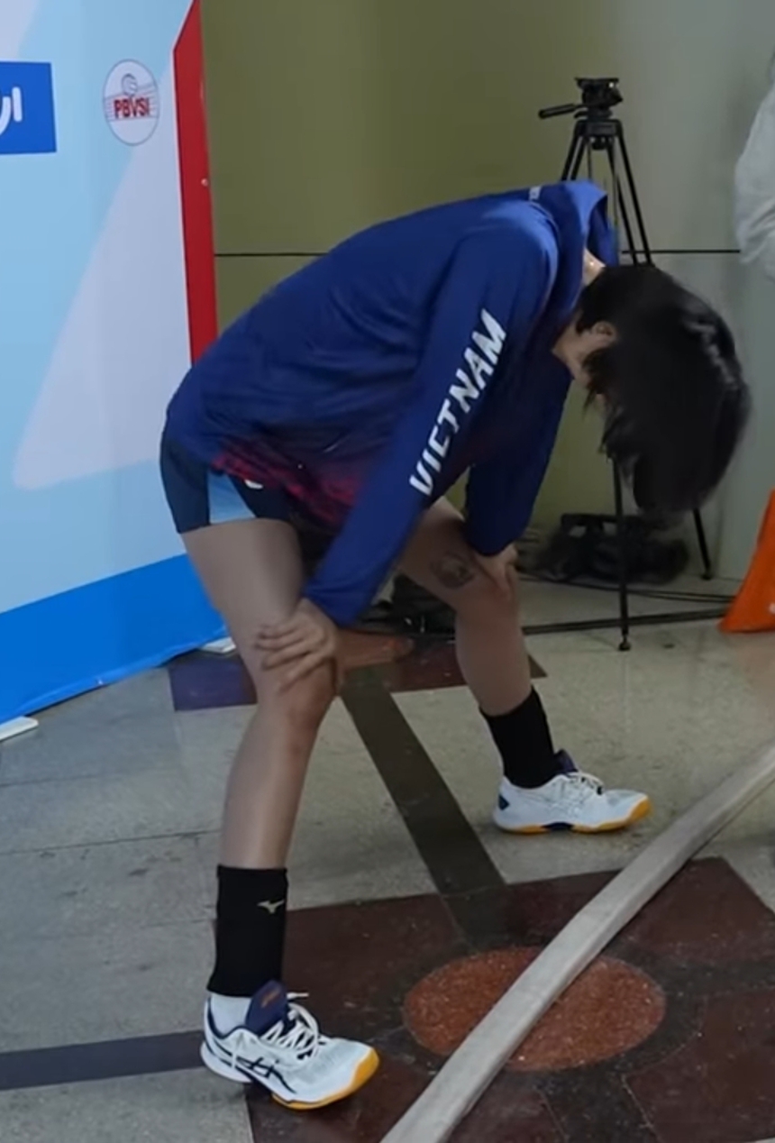 Đến khổ với kiểu trả lời phỏng vấn của 'khủng long' Thanh Thúy, ai bảo cao quá làm gì - Ảnh 4.