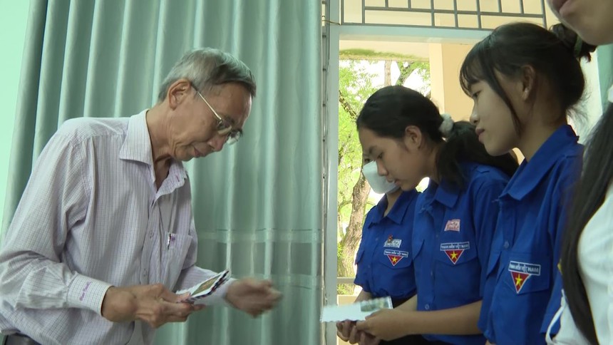 Sống chậm cuối tuần: Làm chủ phương tiện - Ảnh 1.