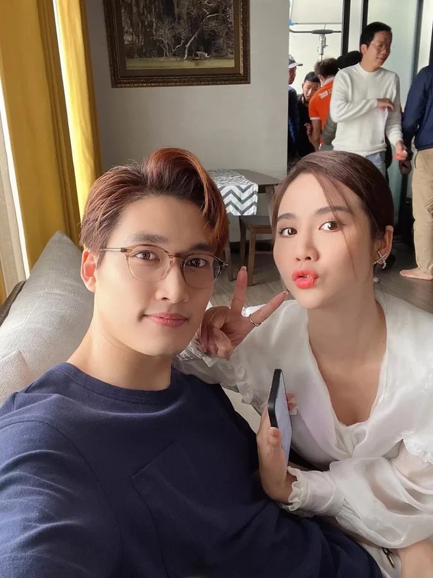 Đình Tú - Huyền Lizzie tương tác cực ngọt khiến dân mạng nghi vấn 'phim giả tình thật' - Ảnh 1.