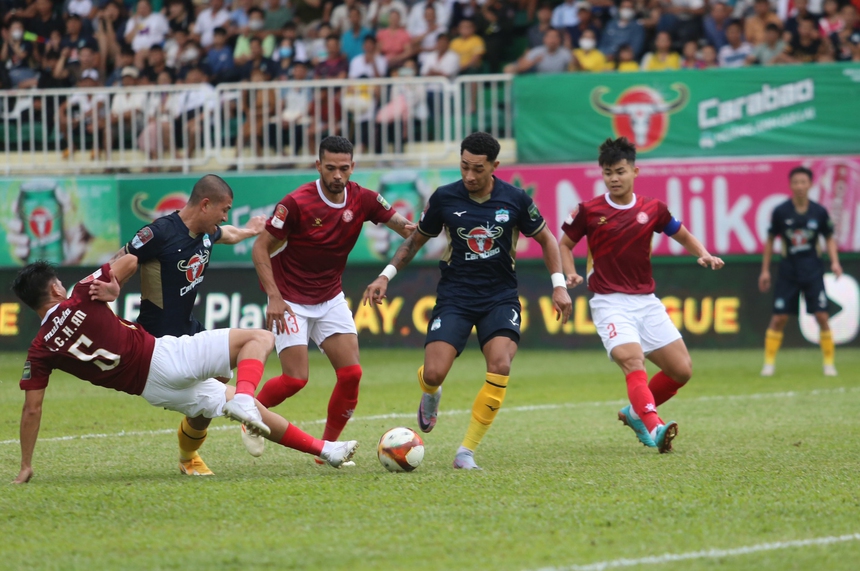 HAGL, Kiatisuk, HLV Kiatisuk, Kiatisak, bầu Đức