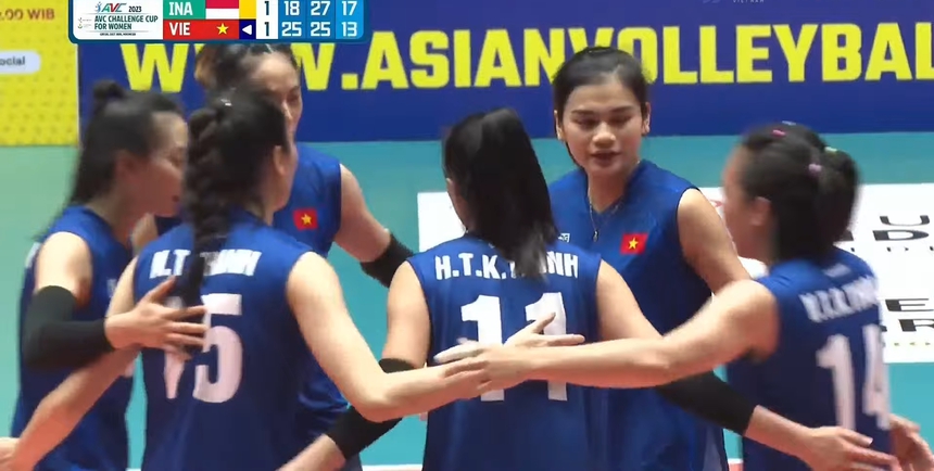 Chủ nhà Indonesia bật khóc sau thất bại nghẹt thở trước ĐT Việt Nam ở chung kết AVC Challenge Cup 2023 - Ảnh 2. Chủ nhà Indonesia bật khóc sau thất bại nghẹt thở trước ĐT Việt Nam ở chung kết AVC Challenge Cup 2023 - Ảnh 2.