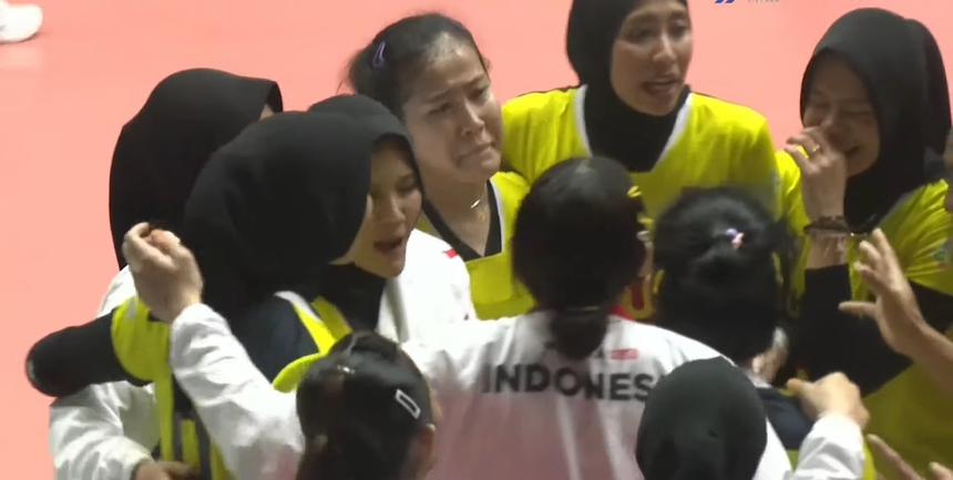 Chủ nhà Indonesia bật khóc sau thất bại nghẹt thở trước ĐT Việt Nam ở chung kết AVC Challenge Cup 2023 - Ảnh 3. Chủ nhà Indonesia bật khóc sau thất bại nghẹt thở trước ĐT Việt Nam ở chung kết AVC Challenge Cup 2023 - Ảnh 3.