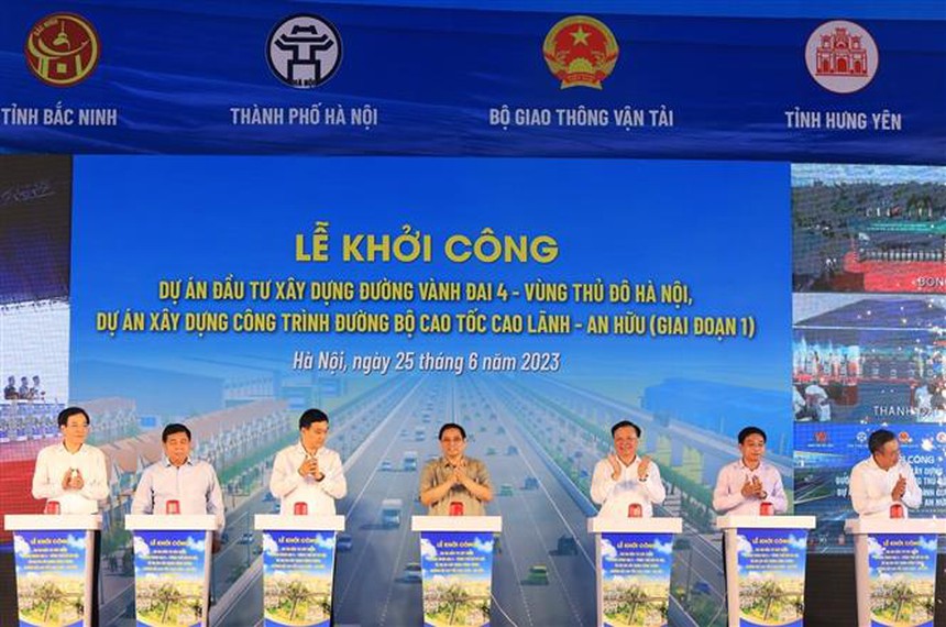 Thủ tướng phát lệnh khởi công dự án đường Vành đai 4 - Vùng Thủ đô và cao tốc Cao Lãnh - An Hữu - Ảnh 1.