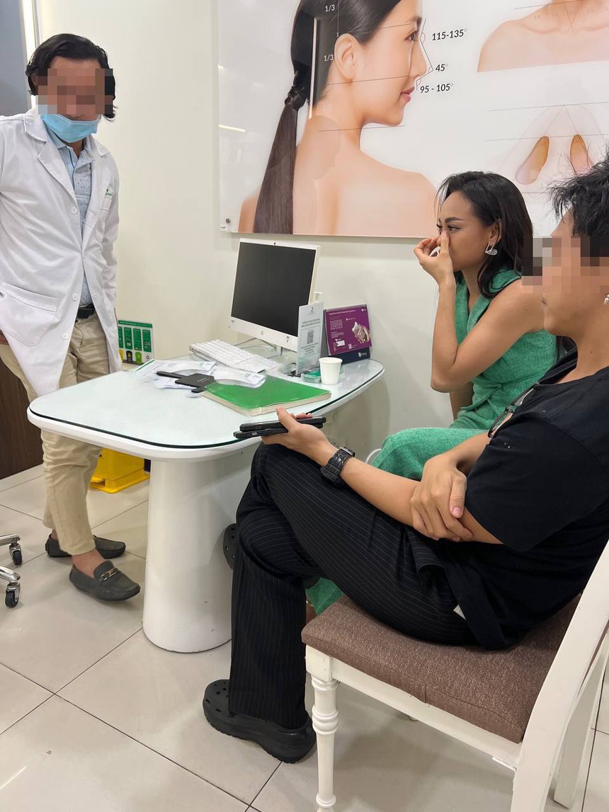 Nghi vấn Mai Ngô phẫu thuật thẩm mĩ, lấn sân sang ca hát để... 'đổi vận' - Ảnh 3.