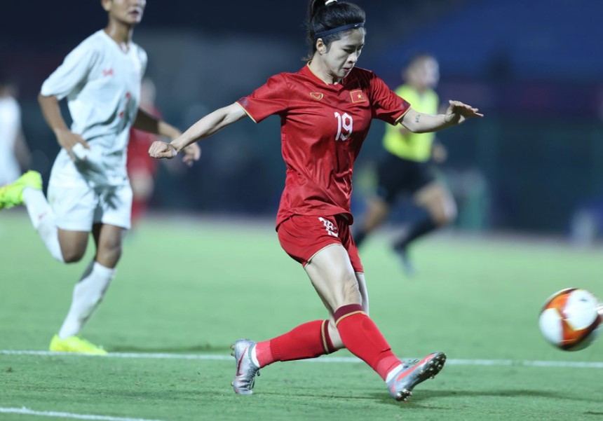 ‘Bước ngoặt định mệnh’ khiến Thanh Nhã trở thành cầu thủ là do học kém… môn toán - Ảnh 3.