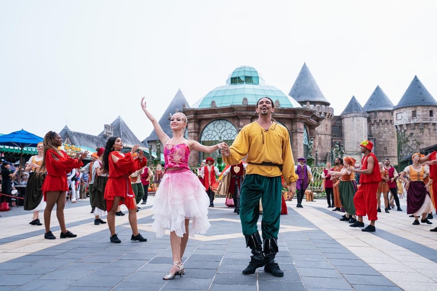 Vẻ đẹp bốn mùa quyến rũ của Sun World Ba Na Hills - Ảnh 5.