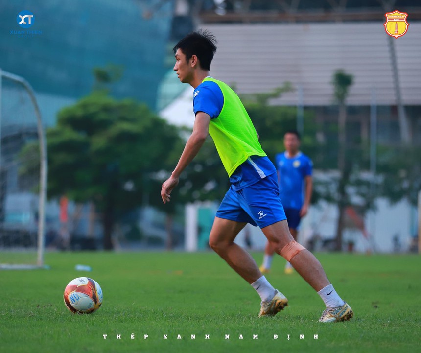 Chuyển nhượng bóng đá Việt Nam ngày 28/6: Bùi Tiến Dũng muốn rời Công an Hà Nội tới TPHCM - Ảnh 3. Chuyển nhượng bóng đá Việt Nam ngày 28/6: Bùi Tiến Dũng muốn rời Công an Hà Nội tới TPHCM - Ảnh 3.