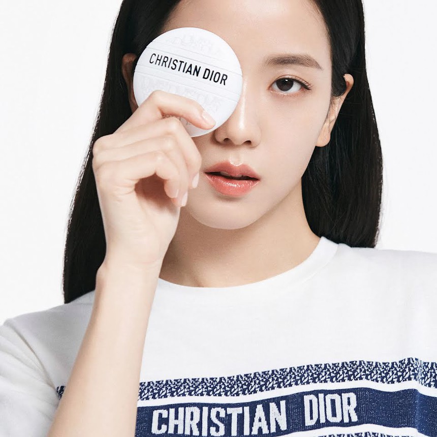 10+ thần tượng K-pop nổi tiếng với các chiến dịch toàn cầu đầy thèm muốn với các thương hiệu xa xỉ - Ảnh 11. 10+ thần tượng K-pop nổi tiếng với các chiến dịch toàn cầu đầy thèm muốn với các thương hiệu xa xỉ - Ảnh 11.