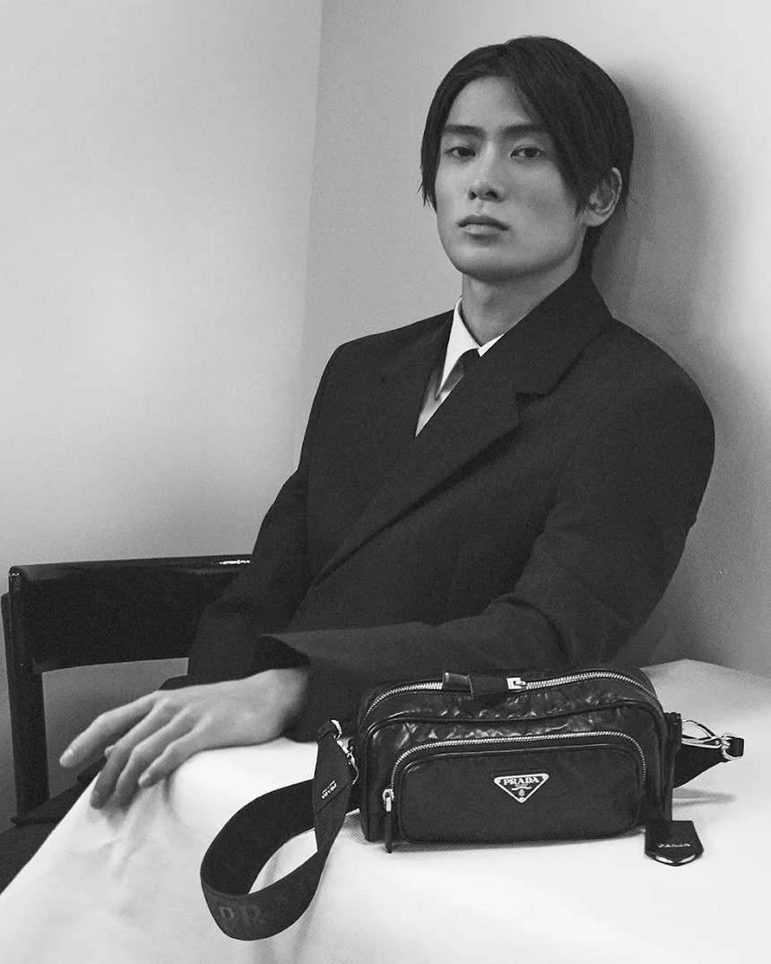 10+ thần tượng K-pop nổi tiếng với các chiến dịch toàn cầu đầy thèm muốn với các thương hiệu xa xỉ - Ảnh 4. 10+ thần tượng K-pop nổi tiếng với các chiến dịch toàn cầu đầy thèm muốn với các thương hiệu xa xỉ - Ảnh 4.