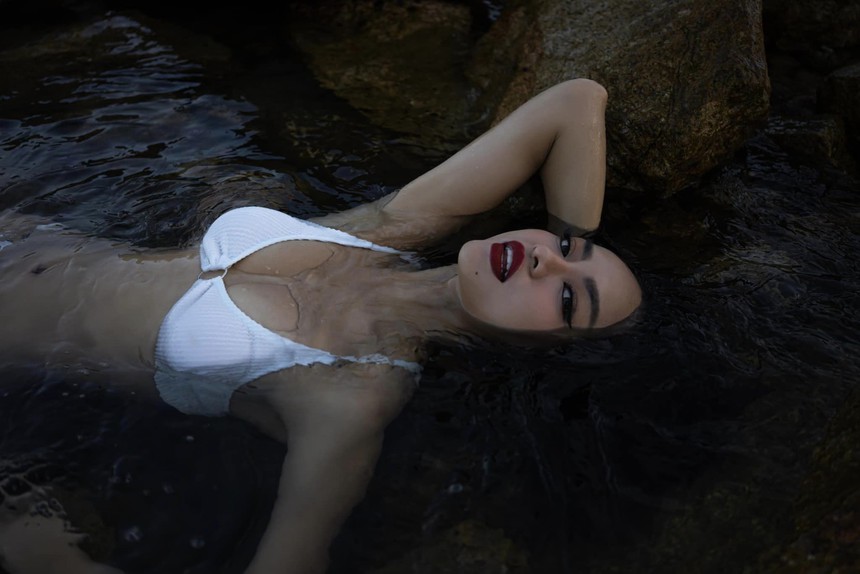 Mai Ngô thừa nhận bản thân phẫu thuật thẩm mỹ, nâng mũi và sửa ngực - Ảnh 2.