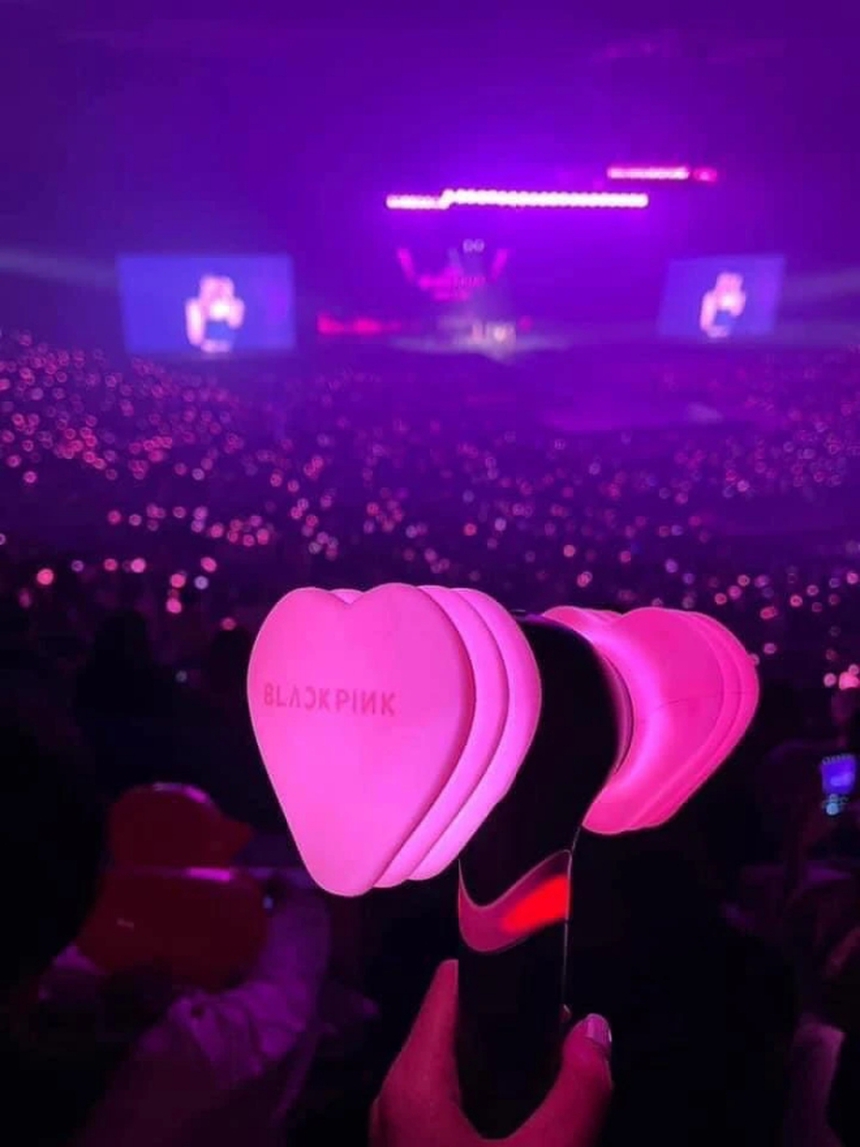 Chợ mạng sôi động vì cơn sốt lightstick 'búa hồng' Blackpink - Ảnh 4.