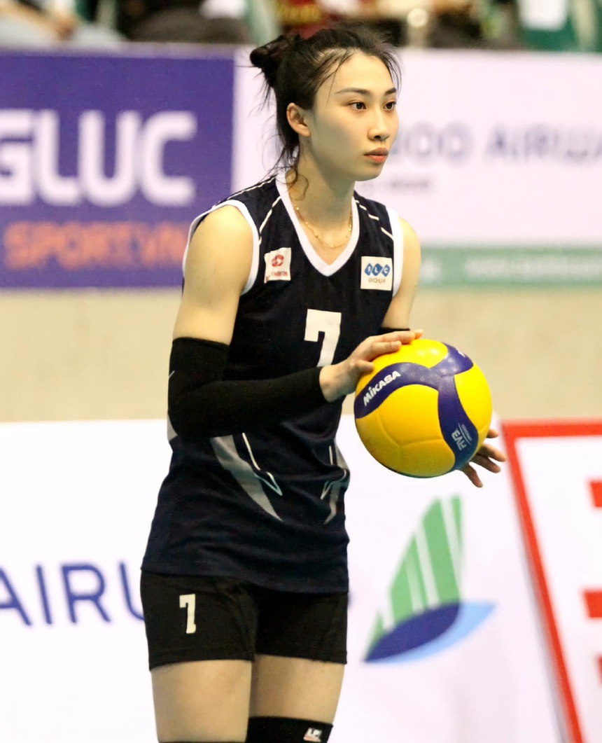 HLV Tuấn Kiệt gọi Nguyệt Anh trở lại ĐTQG tham dự SEA V.League 2024 nhưng cô gây tranh cãi trong cộng đồng bóng chuyền HLV Tuấn Kiệt gọi Nguyệt Anh trở lại ĐTQG tham dự SEA V.League 2024 nhưng cô gây tranh cãi trong cộng đồng bóng chuyền