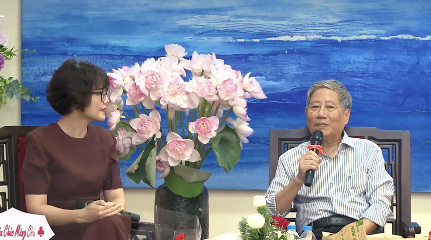 'Chuyện kể của một đại sứ' (Nguyễn Chiến Thắng): Một ký ức ngoại giao mang chiều sâu văn hóa - Ảnh 2. 'Chuyện kể của một đại sứ' (Nguyễn Chiến Thắng): Một ký ức ngoại giao mang chiều sâu văn hóa - Ảnh 2.