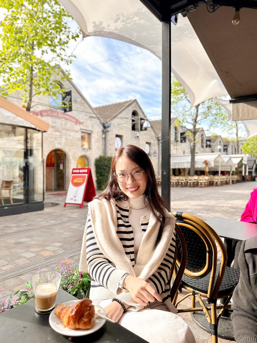 Chân dung Khánh Vy: Nữ MC tuổi trẻ tài cao - Ảnh 7. Chân dung Khánh Vy: Nữ MC tuổi trẻ tài cao - Ảnh 7.