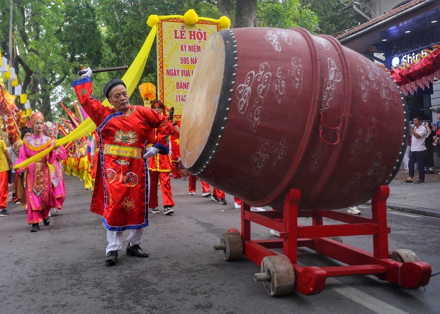 Hình ảnh Lễ rước kiệu kỷ niệm 595 năm Vua Lê Thái Tổ đăng quang  - Ảnh 1.