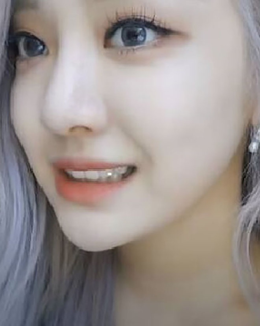 Từ HyunA đến Lisa Blackpink, 'tooth gem' đang trở thành trend trong K-biz - Ảnh 2.