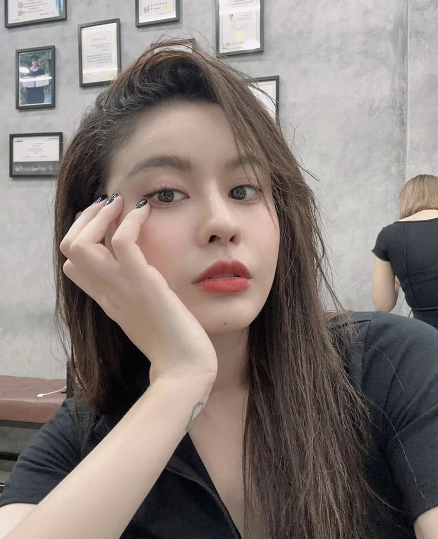 Sao Việt 30/6: Trúc Nhân khoe cơ bụng săn chắc; Vân Dung đăng ảnh hồi còn trẻ cùng hội bạn thân - Ảnh 7.