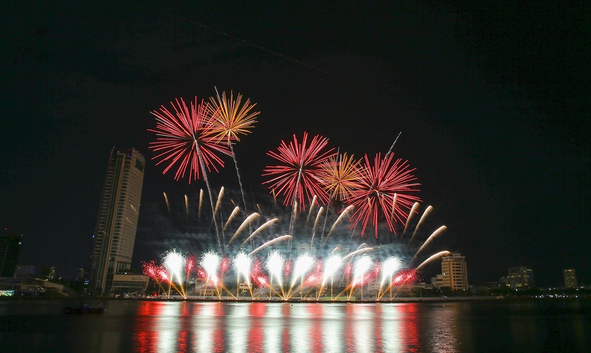 Phó Chủ tịch UBND TP Đà Nẵng: Lễ hội pháo hoa được kỳ vọng là cú hích cho du lịch - Ảnh 3.