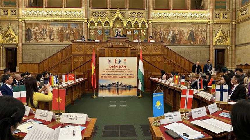 Diễn đàn Phụ nữ Việt Nam tại châu Âu: Vẻ đẹp và giá trị Việt được tôn vinh trong hội nhập - Ảnh 2. Diễn đàn Phụ nữ Việt Nam tại châu Âu: Vẻ đẹp và giá trị Việt được tôn vinh trong hội nhập - Ảnh 2.