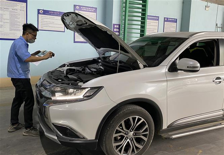 Khoảng 3,6 triệu lượt tra cứu xe ô tô tự động giãn chu kỳ kiểm định ngày đầu triển khai - Ảnh 1.