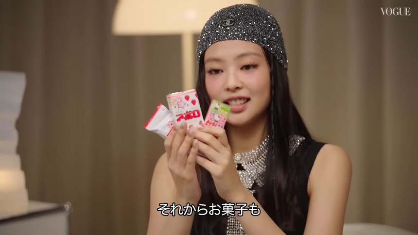 Những món đồ trong túi xách khiến Jennie Blackpink tự nhận như một 'bà mẹ' - Ảnh 13. Những món đồ trong túi xách khiến Jennie Blackpink tự nhận như một 'bà mẹ' - Ảnh 13.