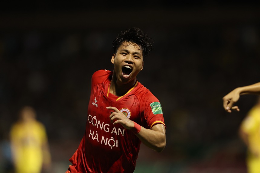 Văn Thanh không còn "dành thanh xuân trụ hạng" cùng HAGL - Ảnh 2.