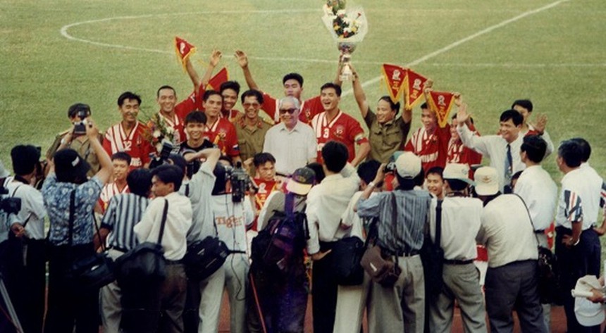 V-League không có trên Google (phần 2): Giải đấu mới 1 tuổi đã tiêu cực, bàn phản lưới của Lã Xuân Thắng chưa là gì - Ảnh 3.