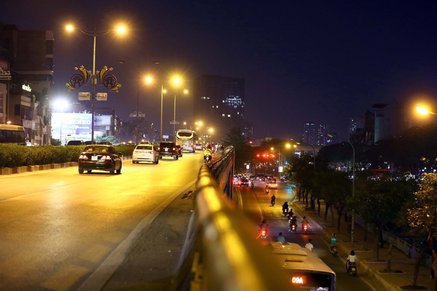 Hà Nội thực hiện các biện pháp tiết kiệm điện - Ảnh 4.