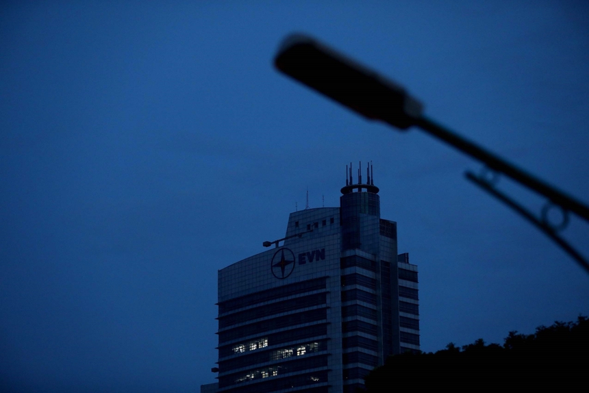 Hà Nội thực hiện các biện pháp tiết kiệm điện - Ảnh 7.