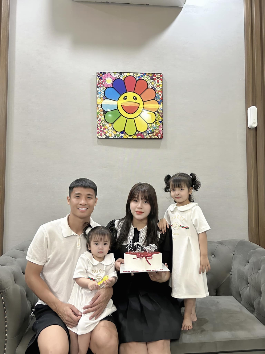 Trước bê bối đăng đàn mắng chồng trên Facebook, quan hệ vợ chồng Bùi Tiến Dũng ra sao? - Ảnh 19.