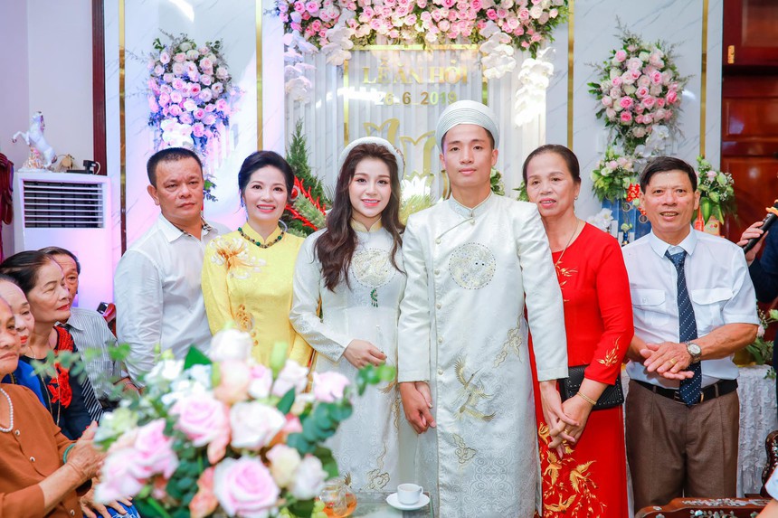 Trước bê bối đăng đàn mắng chồng trên Facebook, quan hệ vợ chồng Bùi Tiến Dũng ra sao? - Ảnh 5.