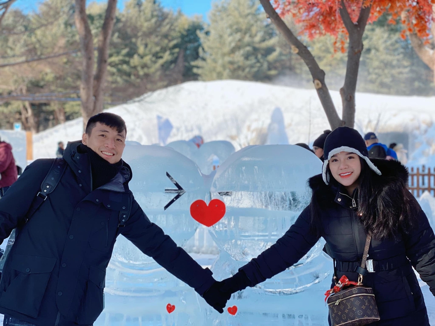 Nhan sắc, thân thế bà xã Bùi Tiến Dũng : Tiểu thư đất Kinh Bắc, là du học sinh, làm 'bà chủ' kinh doanh khách sạn - Ảnh 8.