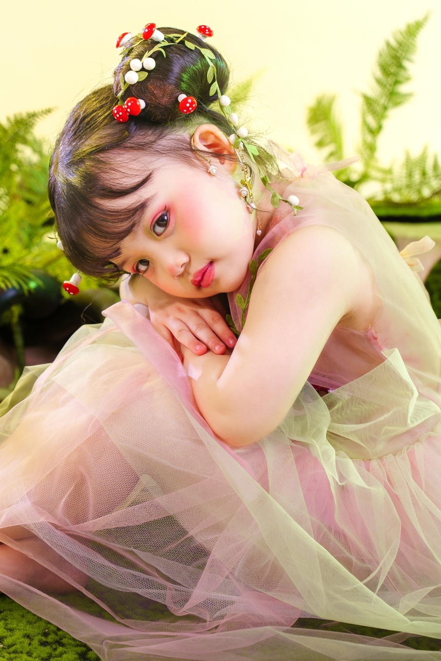 Biểu cảm siêu đáng yêu của mẫu nhí 3 tuổi Chúc An - Ảnh 3.