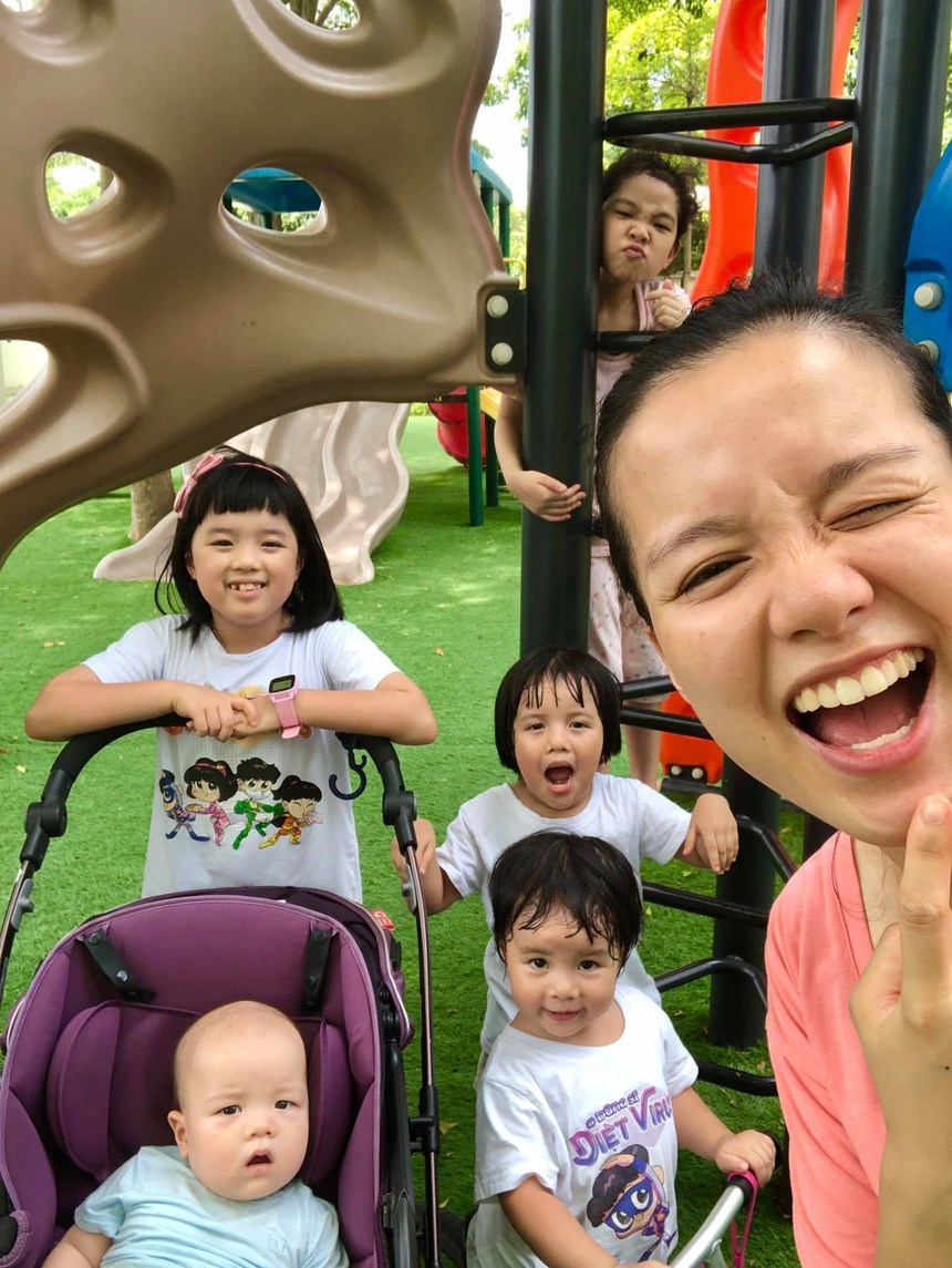 MC 'đông con' Minh Trang: Thích để mặt mộc, bỏ phố về rừng - Ảnh 4. MC 'đông con' Minh Trang: Thích để mặt mộc, bỏ phố về rừng - Ảnh 4.