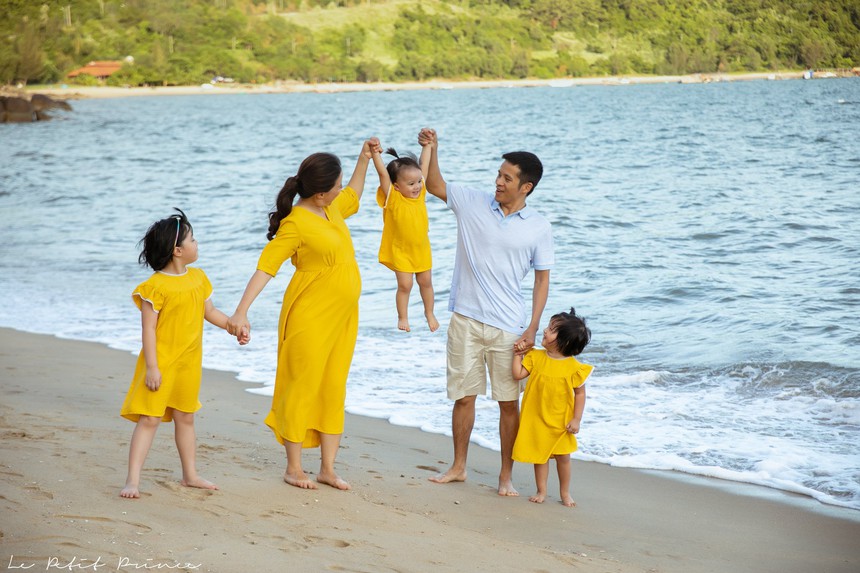 MC 'đông con' Minh Trang: Thích để mặt mộc, bỏ phố về rừng - Ảnh 6. MC 'đông con' Minh Trang: Thích để mặt mộc, bỏ phố về rừng - Ảnh 6.