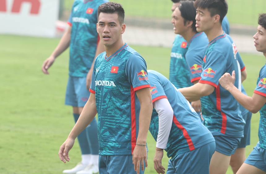 Hàng công đội tuyển Việt Nam: Cẩn thận kẻo mất chỗ - Ảnh 1. Hàng công đội tuyển Việt Nam: Cẩn thận kẻo mất chỗ - Ảnh 1.