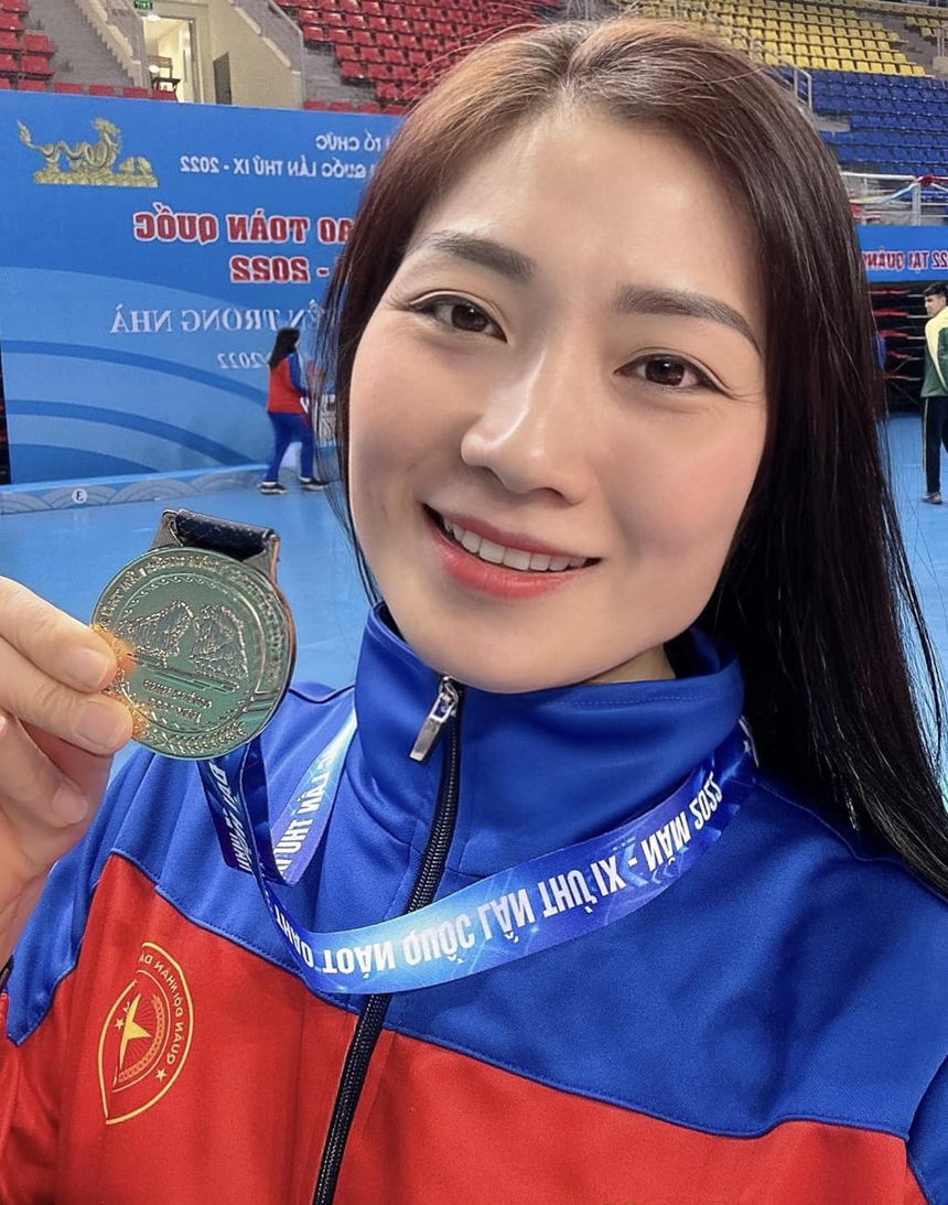 Cựu sao bóng chuyền Phạm Thị Yến: 14 tuổi trốn gia đình đi thi tuyển, đứng người trước câu nói của HLV - Ảnh 4. Cựu sao bóng chuyền Phạm Thị Yến: 14 tuổi trốn gia đình đi thi tuyển, đứng người trước câu nói của HLV - Ảnh 4.