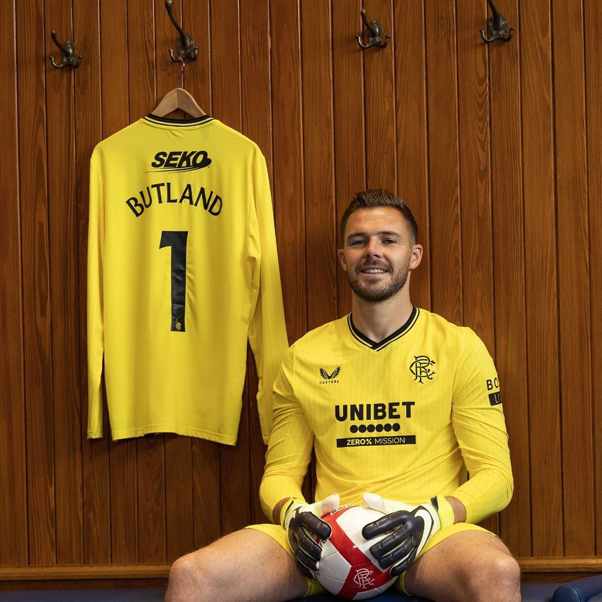 Tin nóng bóng đá sáng 7/6: MU xác nhận chia tay cầu thủ thứ 2. Kante sang Ả Rập Xê Út - Ảnh 2.