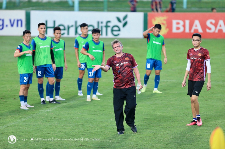 Bóng đá Việt Nam ngày 8/6: Cầu thủ Việt kiều nỗ lực hòa nhập U23 Việt Nam - Ảnh 4.