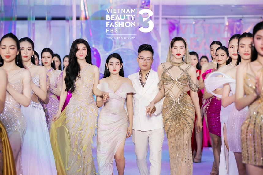 Show thời trang trên tầng thượng của đạo diễn Hoàng Nhật Nam - Ảnh 14.