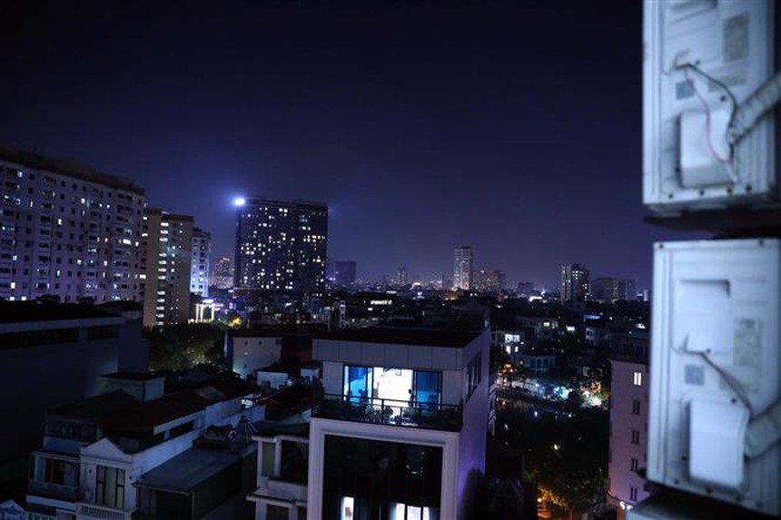 Thủ tướng Chính phủ chỉ thị tăng cường tiết kiệm điện - Ảnh 4. Thủ tướng Chính phủ chỉ thị tăng cường tiết kiệm điện - Ảnh 4.