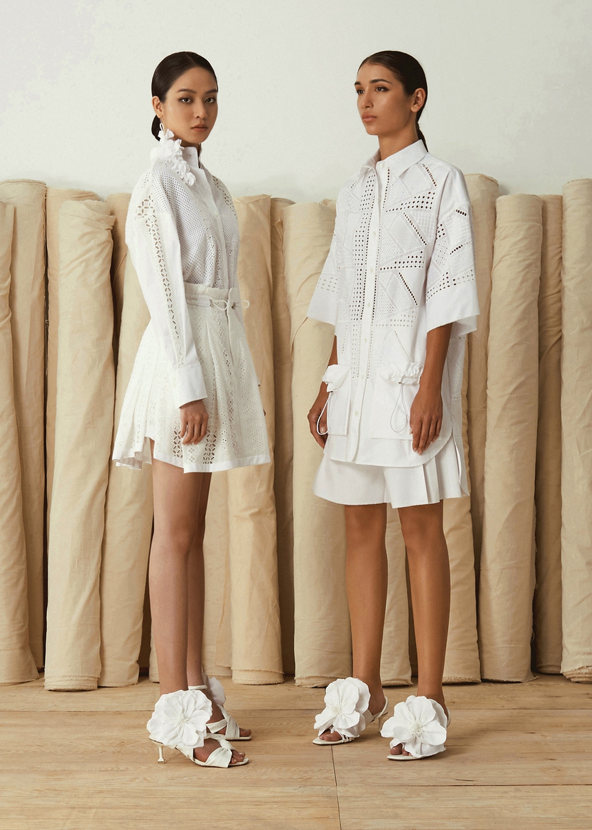 Hoa hậu Thanh Thuỷ tạo hình lạ trong BST các loài hoa của NTK Công Trí  - Ảnh 1.